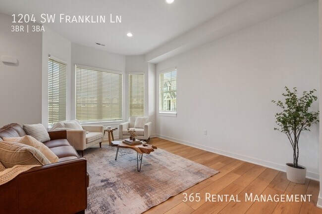 Foto del edificio - 1204 SW Franklin Dr