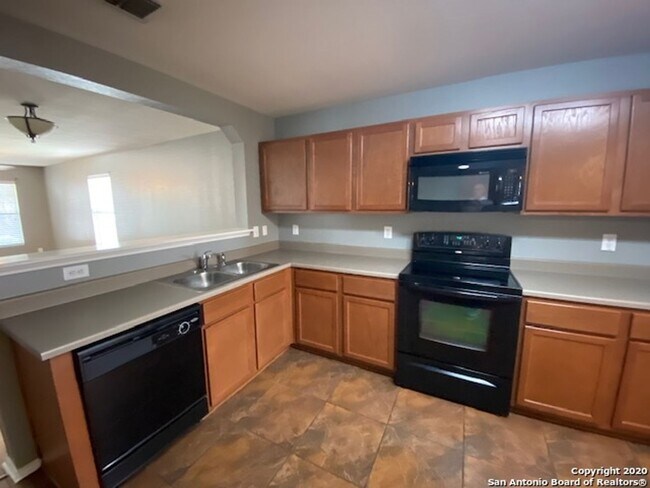 Foto del edificio - Great Floor Plan ~ Great Location ~ Lots o...