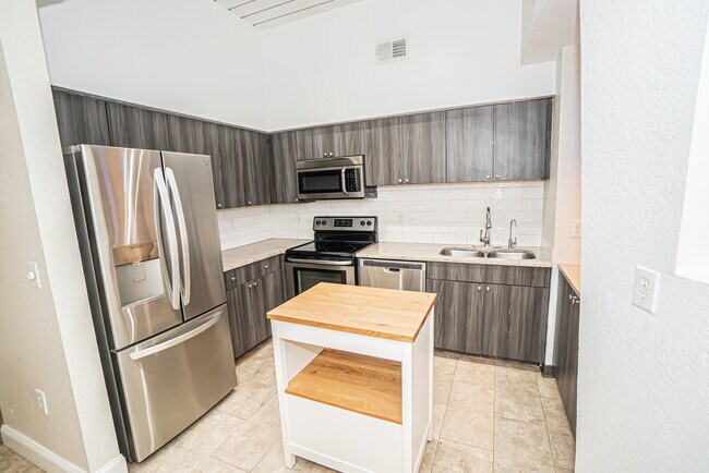 Foto del edificio - 2320 W Azeele St