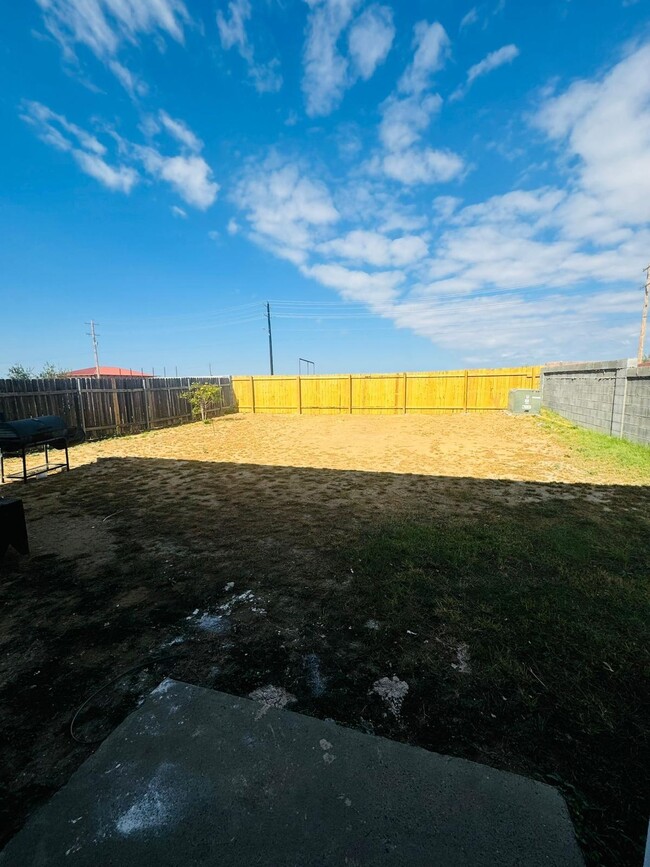 Building Photo - 3052 St Isaac Loop