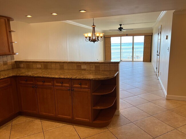 Foto del edificio - 2 Bedroom/2 Bath Waterfront Condo in Destin!