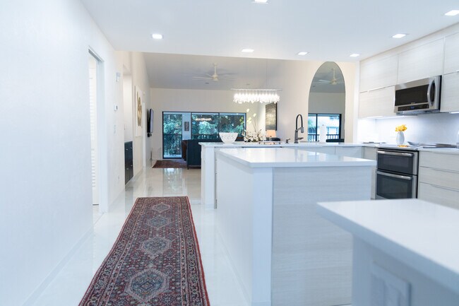 Foyer - 600 Misty Pines Cir