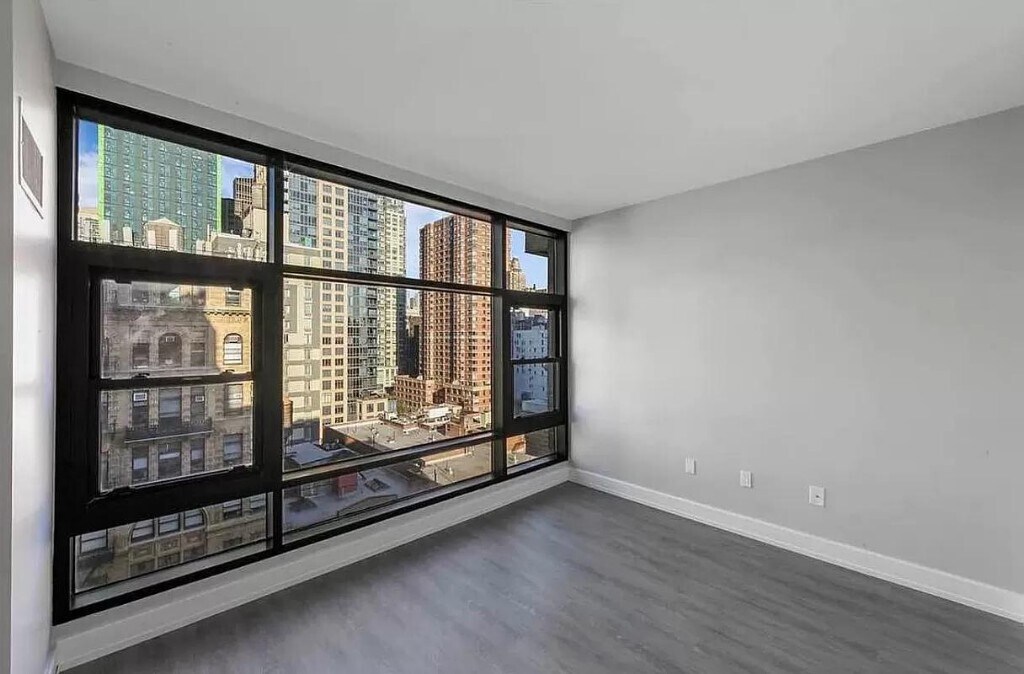 Primary Photo - 120 W 23rd St