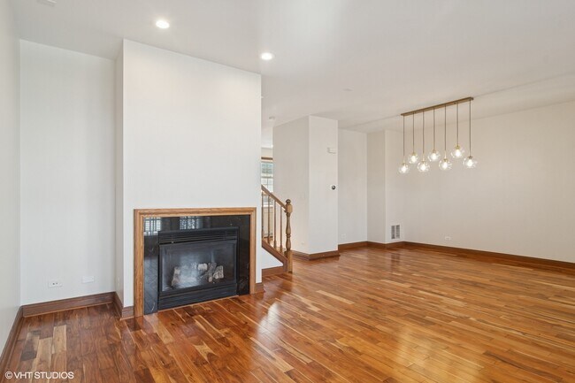 Foto del edificio - 2211 Patriot Blvd