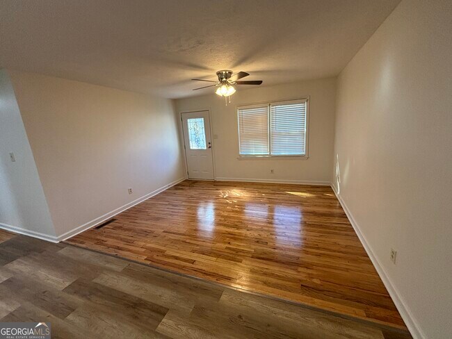 Foto del edificio - 1015 Highland Ave