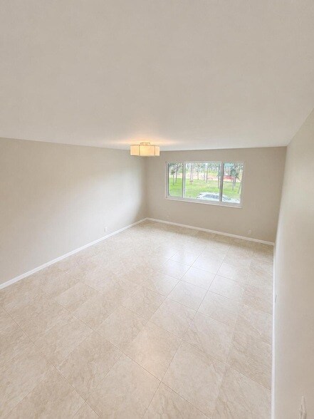Foto del edificio - 421 S Lakeside Dr