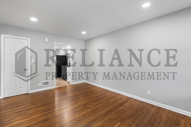 Foto del edificio - 2042 S Pinecrest St