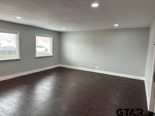 Foto del edificio - 3206 Bain Pl