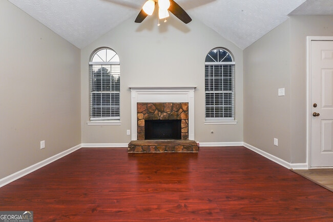 Building Photo - 133 Willow Springs Ln