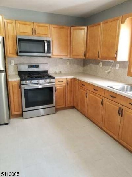 Foto del edificio - 186 Hoover Ave