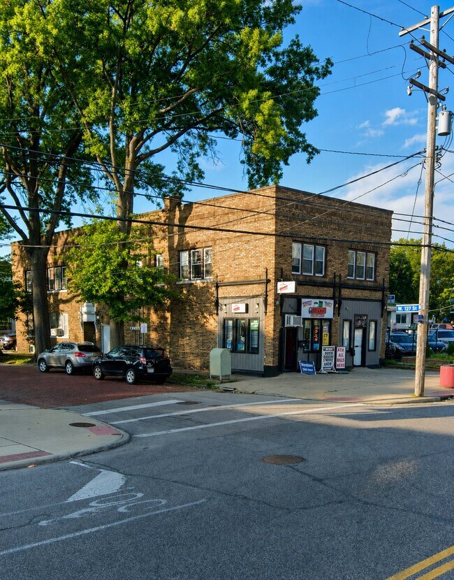 Building Photo - 3425 W 127th St