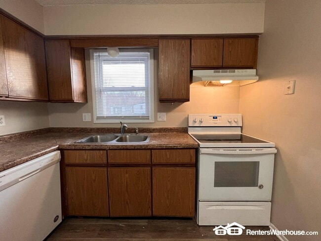 Foto del edificio - 802 Hartford Ave