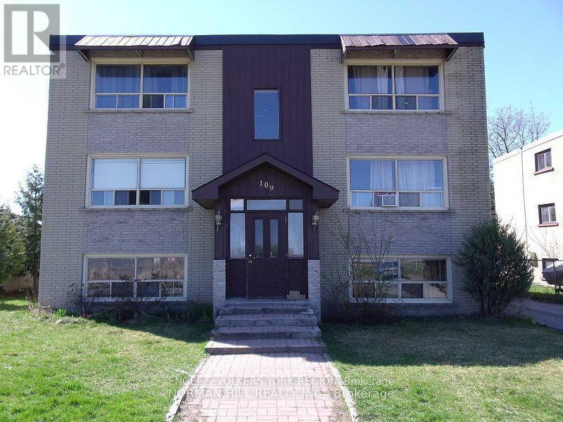 Primary Photo - 109-109 Gowan St