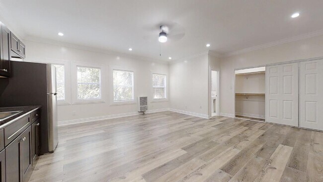 Building Photo - 507 Loma Dr