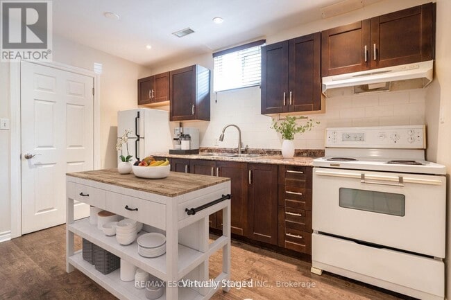 Building Photo - 2400 Whaley Dr