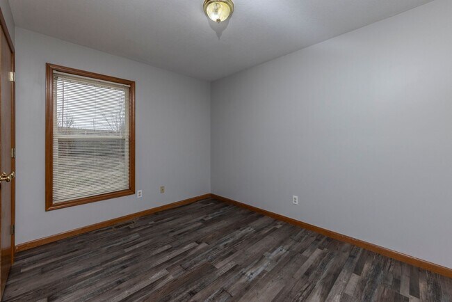 Foto del edificio - 3 bedroom 2.5 bath in Washburn Rural Schoo...
