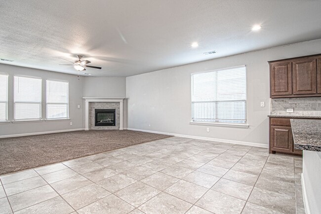 Foto del edificio - 7001 Mcpherson Ln