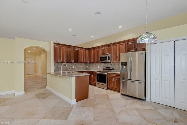 Foto del edificio - 4 br, 3 bath House - 13354 SW 26th St