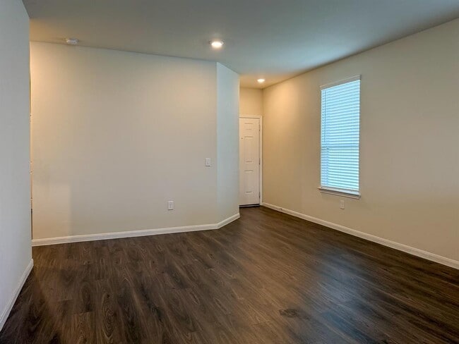 Foto del edificio - 6406 Franklin View Ln