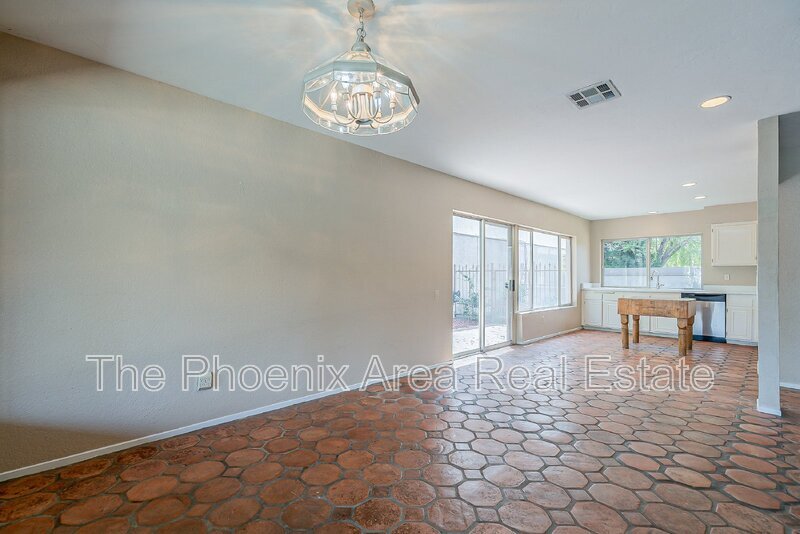 Foto principal - 5506 S Rocky Point Rd