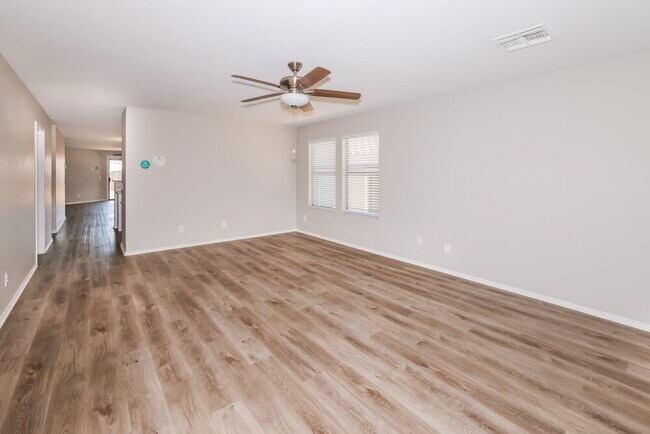 Foto del edificio - 10521 W Robin Ln