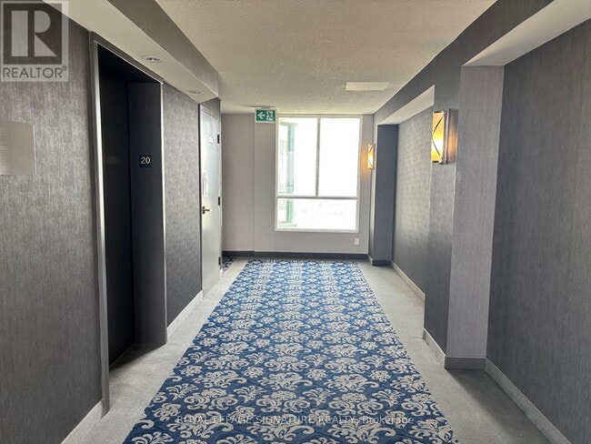 Photo du bâtiment - 4460-4460 Tucana Ct