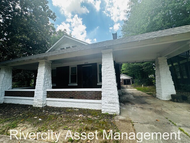 Building Photo - 2093 Lamar Ave