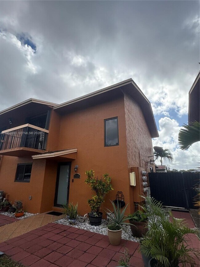 Foto del edificio - 2334 W 62nd St