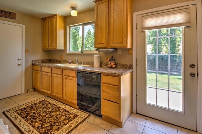 Foto del edificio - 3801 E Mallard Ln