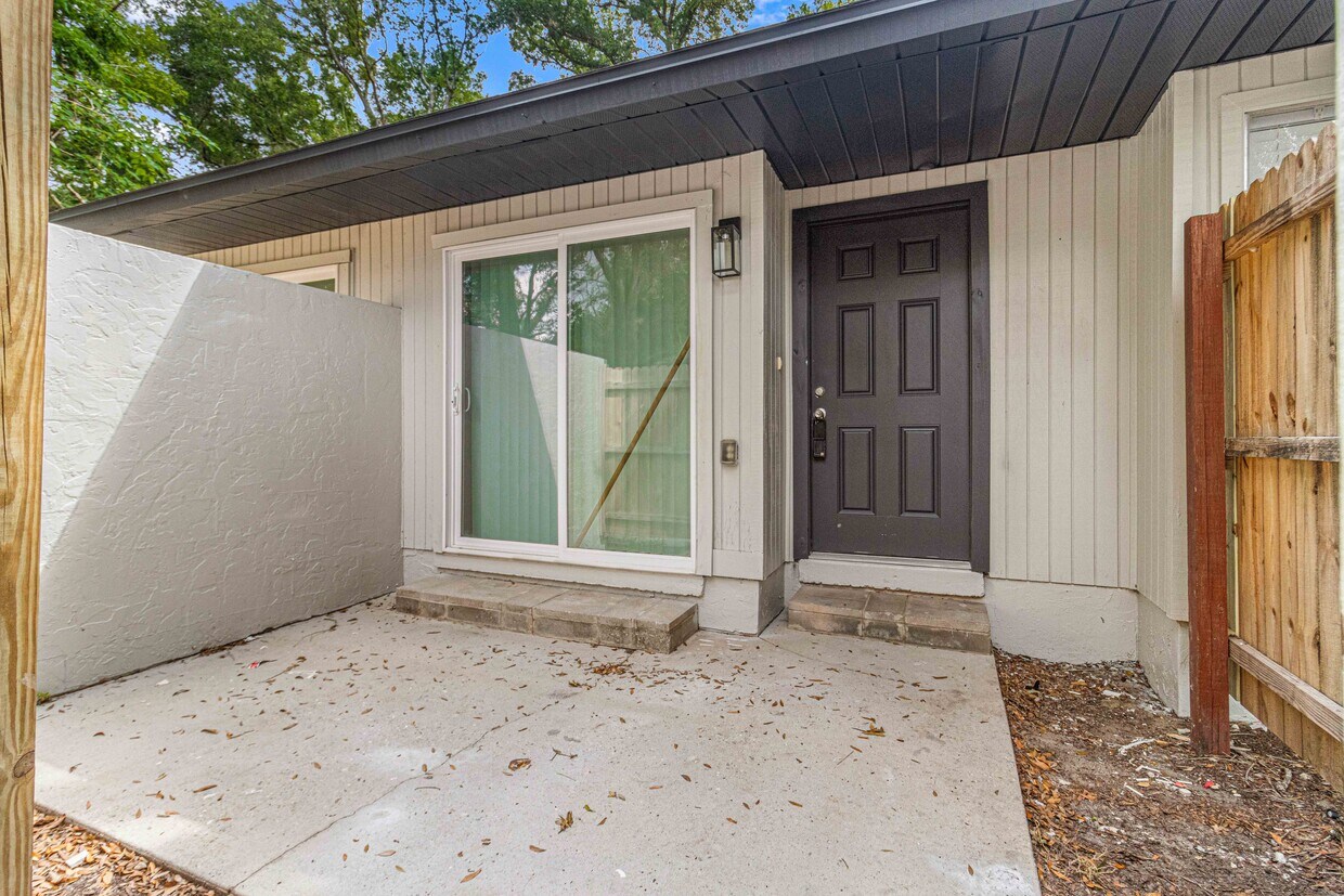 Primary Photo - 5305 SE 28th Ln