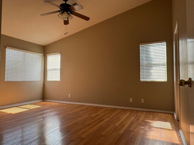 Foto del edificio - 5837 Springmist St
