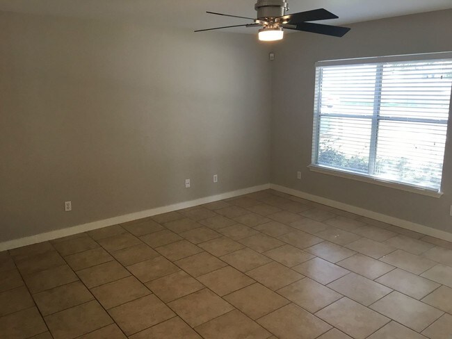 Building Photo - 4 br, 2 bath House - 10931 Old Manchaca Rd