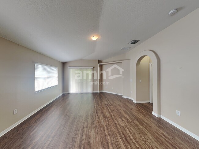Building Photo - 25815 Crippen Dr