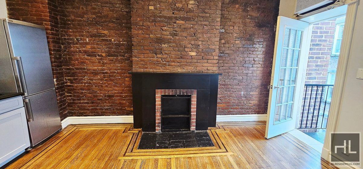 Building Photo - LeRoy Street