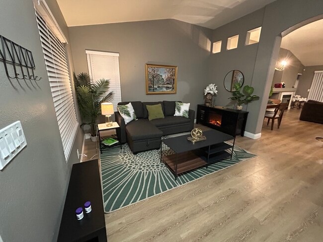 Building Photo - 5549 Grand Prix Ct