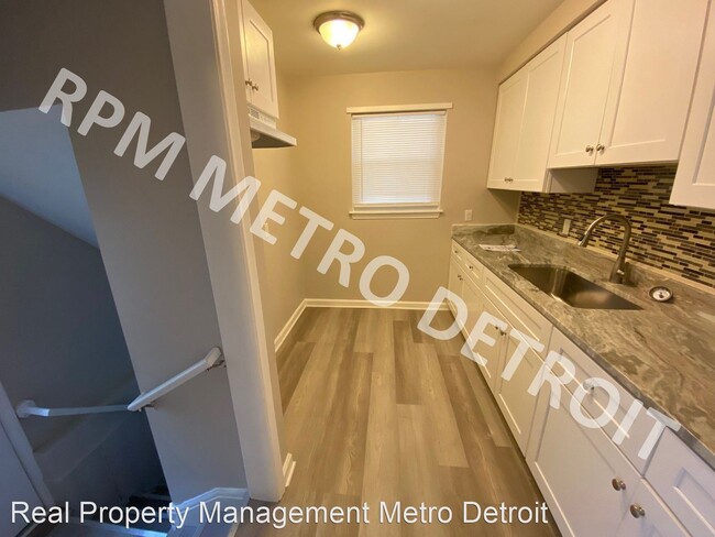 Building Photo - 3 br, 1 bath House - 17685 Five Points Dr