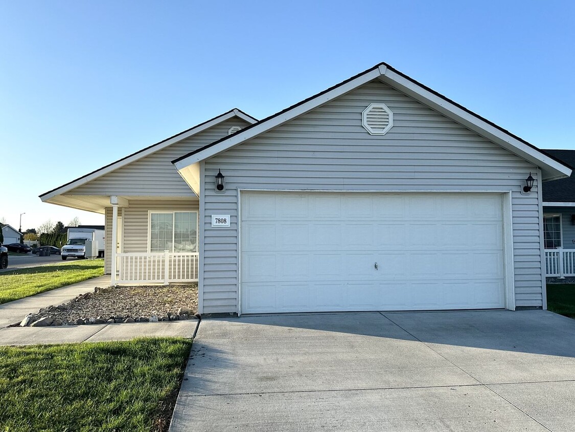 Foto principal - Welcoming 3-bedroom 2 bathroom in Pasco