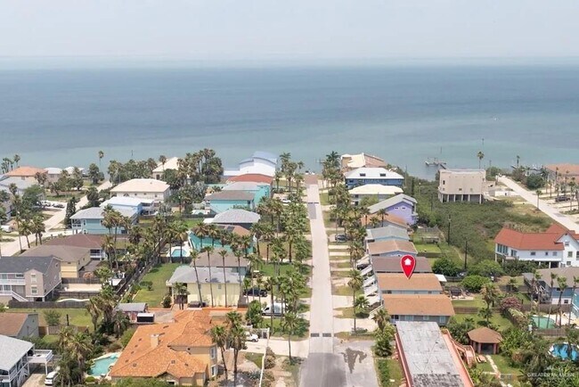 Building Photo - 19 W Gardenia St