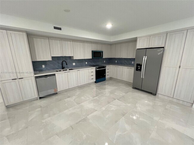 Foto del edificio - 14617 SW 262nd St