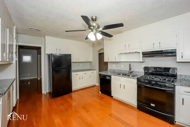 Building Photo - 6712 Collier Way