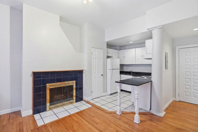 Photo - 20 Symphony Rd Apartment