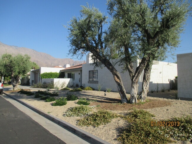 Building Photo - 2156 N Sunshine Cir