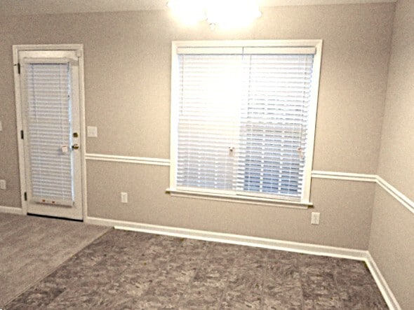 Building Photo - 2657 Wynbrook Dr