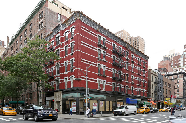 Building Photo - 133 E 84th St