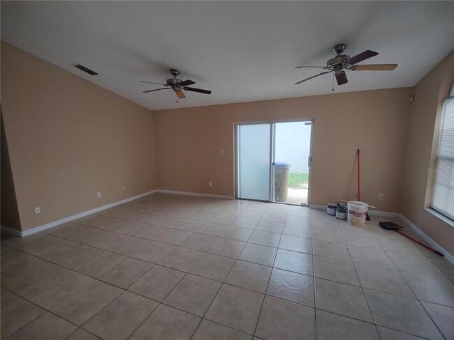 Building Photo - 2435 Harbor Town Dr