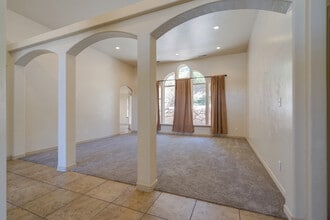 Building Photo - 1994 Knolls Dr S