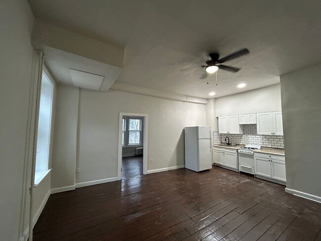 Building Photo - 115 N 4th St