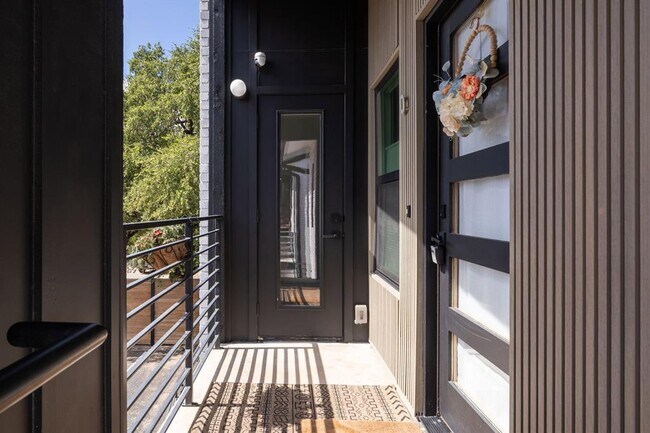 Building Photo - 5304 St Georges Green