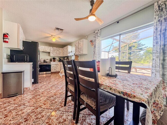 Foto del edificio - 1219 Kempton Chase Pkwy