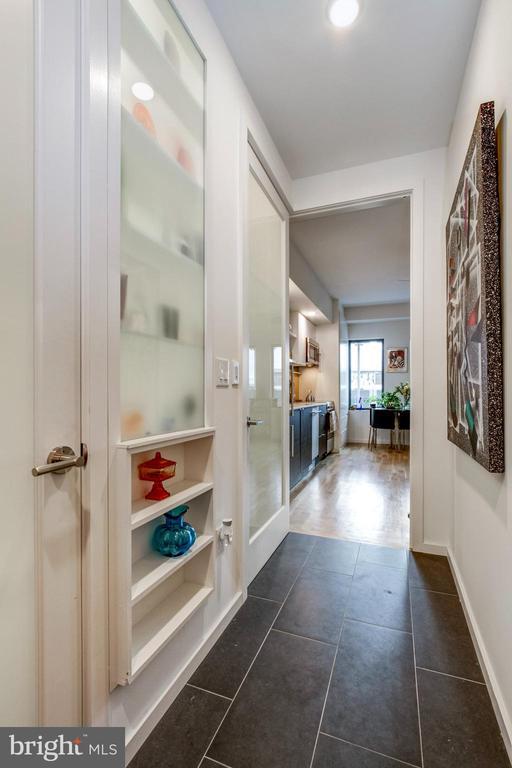 Building Photo - 1942 N Front St